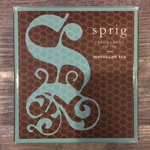 Freshly scented Sprig candle Moroccan tea scent